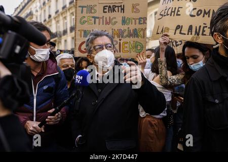 ©PHOTOPQR/LE PARISIEN/olivier corsan ; Paris ; 28/03/2021 ; Paris, France, le 28 mars 2021. Des associations environnementales ont appelé à une marche pour le climat entre la place de l’Opéra et celle de la République, à la veille du coup d’envoi des débats dans l’hémicycle de l’Assemblée, où la majorité présidentielle veut défendre un projet de loi « d’équilibre » et « d’écologie du quotidien ». Jean-Luc Mélenchon, le candidat de la France Insoumise à la présidentielle de 2022, était dans le cortège>. Paris, France, March 28, 2021. Environmental associations have called for a climate march b Stock Photo