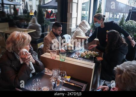 ©PHOTOPQR/LE REPUBLICAIN LORRAIN/Pierre HECKLER ; Thionville ; 07/04/2021 ; Luxembourg ouverture des terrasses Luxembourg et présence du premier Ministre Xavier Bettel - Café terraces open in Luxembourg April 7, 2021  Stock Photo