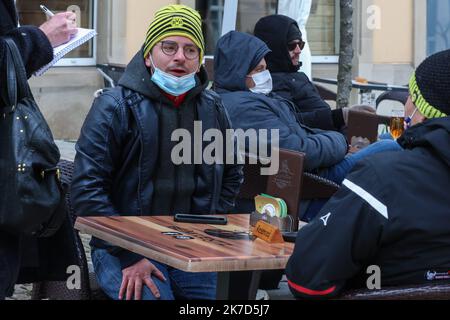 ©PHOTOPQR/LE REPUBLICAIN LORRAIN/Pierre HECKLER ; Thionville ; 07/04/2021 ; Luxembourg ouverture des terrasses Luxembourg et présence du premier Ministre XavierBettel - Café terraces open in Luxembourg April 7, 2021  Stock Photo