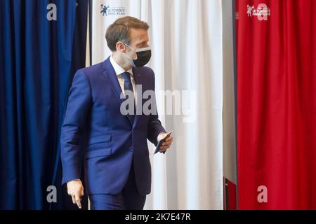 ©PHOTOPQR/VOIX DU NORD/Johan BEN AZZOUZ ; 20/06/2021 ; VOTE MACRON ELECTIONS DU 20 JUIN 2021 vote emmanuel macron au Touquet. President Emmanuel Macron votes in regional elections in France  Stock Photo