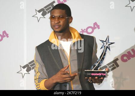 ©HNW/PictureLux / Avalon/PHOTOSHOT/MAXPPP - ; CA, Los Angeles ; 29/06/2004 - Usher 06/29/2004 4th ANNUAL BET Awards Press Room at Kodak Theatre, Hollywood, Credit:HNW/PictureLux / Avalon Stock Photo