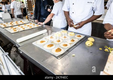 ©Sadak Souici / Le Pictorium/MAXPPP - Le 7eme Concours national de la Meilleure Baguette de Tradition Francaise a lieu sur le Parvis de Notre-Dame de Paris, du 4 au 6 octobre. Stock Photo