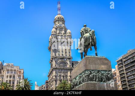 Independence square, Artigas Mausoleum and Salvo in Montevideo, Uruguay Stock Photo