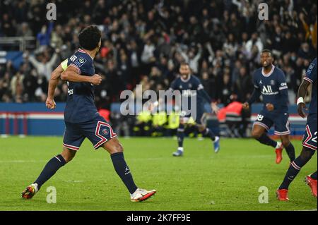 ©Julien Mattia / Le Pictorium/MAXPPP - PSG / LOSC  Victoire du Paris Saint Germain (PSG) qui affrontait Lille (LOSC) au Parc des Princes, le 29 Novembre 2021. Stock Photo