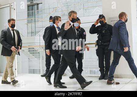 ©PHOTOPQR/LE PARISIEN/olivier corsan ; Paris ; 02/11/2021 ; Paris, France, le 2 novembre 2021. Nicolas Sarkozy, l'ancien président de la République, s'est rendu en tant que témoin à la 32e chambre correctionnelle du Tribunal de Paris, pour le procès de l'affaire dite des sondages de l'Elysées. - Former French president Nicolas Sarkozy at the court where he was called to testify in a trial in which his former aides are accused of misusing public funds on polling contracts in Paris, France, 02 November 2021. Stock Photo