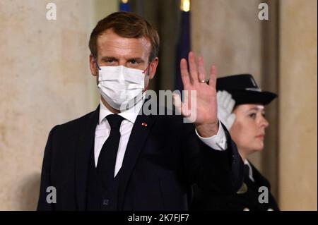 ©Julien Mattia / Le Pictorium/MAXPPP - le President Emmanuel Macron recevait au Palais de l'Elysee pour diner la Vice-Presidente des Etats-Unis d'Amerique, Kamala Haris, le 10 Novembre 2021 Stock Photo