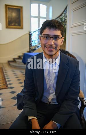 ©Quentin reix/PHOTOPQR/ECHO REPUBLICAIN ; ; 23/11/2021 ; Alireza Firouzja , devenu le n°2 mondial d'échec , licencié au C Chartres échec à Chartres - Alireza Firouzja Youngest Chess Player Ever To Break 2800  Stock Photo