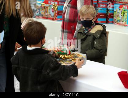 ©PHOTOPQR/NICE MATIN/Jean François Ottonello ; Menton ; 15/12/2021 ; OTTONELLO JEAN-FRANCOIS - mardi 14 septembre 2021 à Monaco - Arbre de Noël du palais princier pour les enfants monégasques âgés de 5 à 12 ans dans la cour d'honneur palais princier avec le prince héréditaire Jacques, la princesse Gabriella, la princesse stéphanie et ses enfants Louis Ducruet et Camille Gottlieb - This Wednesday, December 15, the Prince’s Palace of Monaco is organizing its traditional Christmas tree, to which Monegasque children are invited.  Stock Photo