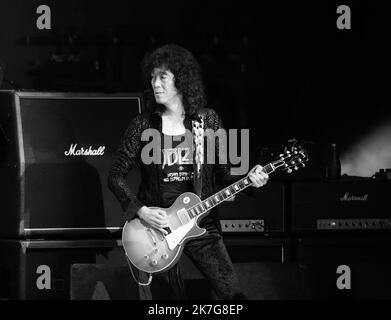 October 15, 2022: TOMMY SAKURAI on lead guitar with JASON BONHAM and the Led Zeppelin Experience 2022, at the Greek Theater, Los Angeles, CA, USA, October 14, 2022. Credit Image cr Scott Mitchell/ZUMA Press (Credit Image: © Scott Mitchell/ZUMA Press Wire) Stock Photo