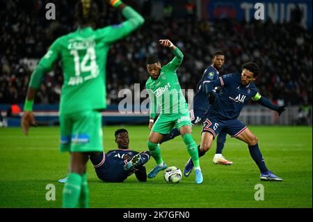 ©Julien Mattia / Le Pictorium/MAXPPP - Paris 26/02/2022 Julien Mattia / Le Pictorium - 26/2/2022 - France / Ile-de-France / Paris - lors de la 26eme journee de ligue 1 UberEats, entre le PSG et l'As Sait Etienne au Parc des Princes, a Paris le 26 Fevrier 2022 / 26/2/2022 - France / Ile-de-France (region) / Paris - during the 26th day of Ligue 1 UberEats, between PSG and As Sait Etienne at the Parc des Princes, in Paris on February 26th 2022 Stock Photo