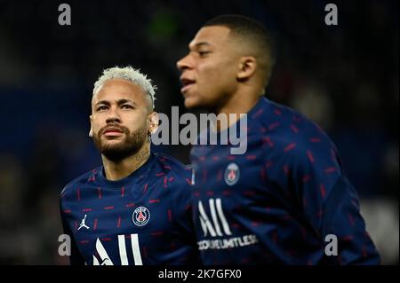 ©Julien Mattia / Le Pictorium/MAXPPP - Paris 27/02/2022 Julien Mattia / Le Pictorium - 27/02/2022 - France / Ile-de-France / Paris - Kylian MBappe et Neymar Jr lors de la 26eme journee de ligue 1 UberEats, entre le PSG et l'As Saint Etienne au Parc des Princes, a Paris le 26 Fevrier 2022 / 27/02/2022 - France / Ile-de-France (region) / Paris - Kylian MBappe and Neymar Jr during the 26th day of Ligue 1 UberEats, between PSG and As Saint Etienne at the Parc des Princes, in Paris on February 26th 2022 Stock Photo