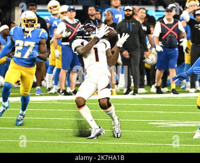 Inglewood, United States. 17th Oct, 2022. Denver Broncos K J Hamler (1) hauls in a 47 yard pass against the Los Angeles Chargers at SoFi Stadium in Inglewood, California on Monday, October 17, 2022. The Broncos lead the Chargers at halftime 13-10. Photo by Jon SooHoo/UPI Credit: UPI/Alamy Live News Stock Photo