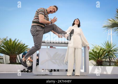 ©PHOTOPQR/LE PARISIEN/Fred Dugit ; Cannes ; 19/05/2022 ; Cuture / Cinéma Palais des festival à Cannes (06), le 19 mai 2022 Photocall du film LE OTTO MONTAGNE (LES HUIT MONTAGNES/THE EIGHT MONTAINS) [En Compétition] ELENA LIETTI Actrice FILIPPO TIMI Acteur Photo LP / Fred Dugit - Cannes Film Festival - Photocall of the movie LE OTTO MONTAGNE  Stock Photo