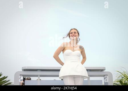 ©PHOTOPQR/LE PARISIEN/Fred Dugit ; Cannes ; 22/05/2022 ; Cuture / Cinéma Palais des festival à Cannes (06), le 22 mai 2022 Photocall du film R.M.N. Macrina Barladeanu - International Cannes film festival on may 22nd 2022  Stock Photo