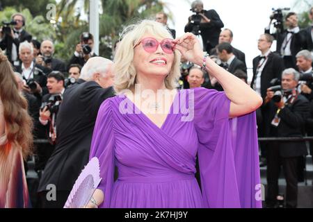 ©PHOTOPQR/NICE MATIN/Patrice Lapoirie ; Cannes ; 22/05/2022 ; French singer and actress Amanda Lear arrives for the screening of the film 'Forever Young (Les Amandiers)' during the 75th edition of the Cannes Film Festival in Cannes, southern France, on May 22, 2022. - International Cannes film festival on may 22nd 2022  Stock Photo