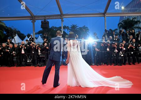 ©franck castel/MAXPPP - 19/05/2022 Brother And Sister Frere Et Soeur Red Carpet - The 75th Annual Cannes Film Festival CANNES, FRANCE - MAY 20 Stock Photo