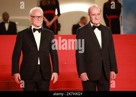 ©PHOTOPQR/NICE MATIN/Sebastien Botella ; Cannes ; 22/05/2022 ; Thierry Fremaux et Pierre Lescure lors du 75e festival de Cannes Stock Photo