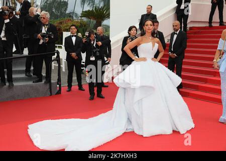 ©PHOTOPQR/NICE MATIN/Patrice Lapoirie ; Cannes ; 23/05/2022 ; Nadine Mirad for the screening of the film 'Decision to Leave (Heojil Kyolshim)' during the 75th edition of the Cannes Film Festival in Cannes, southern France, on May 23, 2022. - International Cannes film festival on may 23rd 2022  Stock Photo