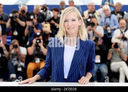 ©PHOTOPQR/NICE MATIN/Patrice Lapoirie ; Cannes ; 27/05/2022 ; French actress Lea Drucker poses during a photocall for the film 'Close' at the 75th edition of the Cannes Film Festival in Cannes, southern France, on May 27, 2022. - International Cannes film festival on may 27th 2022  Stock Photo