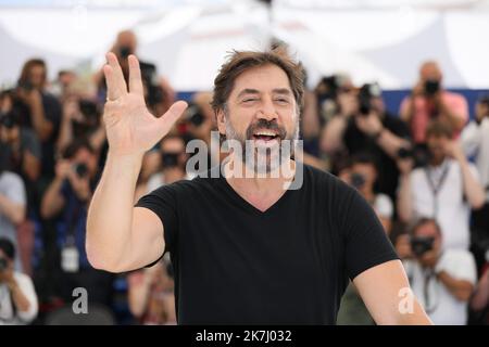 ©PHOTOPQR/NICE MATIN/Patrice Lapoirie ; Cannes ; 27/05/2022 ; Spanish actor Javier Bardem attends a 'Rendez-Vous With Javier Bardem' photocall during the 75th edition of the Cannes Film Festival in Cannes, southern France, on May 27, 2022. Stock Photo