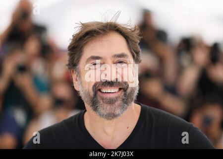 ©PHOTOPQR/NICE MATIN/Patrice Lapoirie ; Cannes ; 27/05/2022 ; Spanish actor Javier Bardem attends a 'Rendez-Vous With Javier Bardem' photocall during the 75th edition of the Cannes Film Festival in Cannes, southern France, on May 27, 2022. Stock Photo