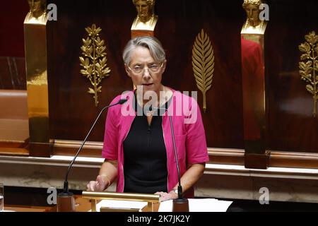 ©PHOTOPQR/LE PARISIEN/Olivier Corsan ; Paris ; 06/07/2022 ; Assemblée Nationale, Paris, France, le 6 juillet 2022. La première ministre Elisabeth Borne a prononcé son discours de politique générale devant l'Assemblée Nationale. - NATIONAL ASSEMBLY: ELISABETH BORNE’S GENERAL POLICY SPEECH JULY 7 2022 PARIS FRANCE  Stock Photo