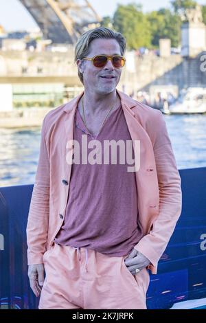 ©Sebastien Muylaert/MAXPPP - Paris 16/07/2022 Brad Pitt attends the 'Bullet Train' Photocall at Bateau L'Excellence, Port Debilly in Paris, France. 16.07.2022 Stock Photo