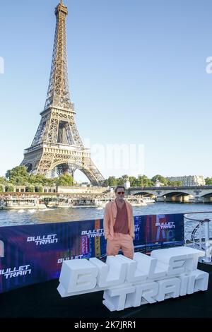 ©Sebastien Muylaert/MAXPPP - Paris 16/07/2022 Brad Pitt attends the 'Bullet Train' Photocall at Bateau L'Excellence, Port Debilly in Paris, France. 16.07.2022 Stock Photo
