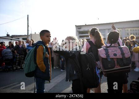 ©PHOTOPQR/VOIX DU NORD/1 ; 01/09/2022 ; 01/09/2022. Rentree scolaire a l'ecole Basly de Sallaumines. PHOTO PIERRE ROUANET LA VOIX DU NORD - France, sept 1st 2022 - 12 millions of pupils back to school Stock Photo