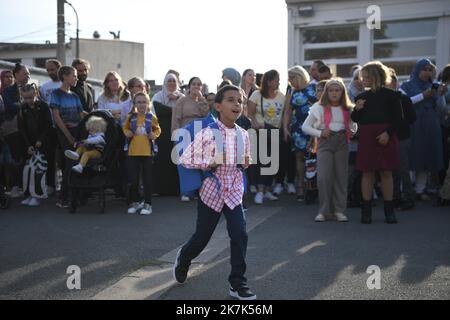 ©PHOTOPQR/VOIX DU NORD/1 ; 01/09/2022 ; 01/09/2022. Rentree scolaire a l'ecole Basly de Sallaumines. PHOTO PIERRE ROUANET LA VOIX DU NORD - France, sept 1st 2022 - 12 millions of pupils back to school Stock Photo