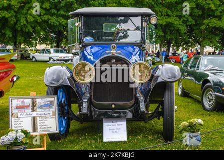 BADEN BADEN, GERMANY - JULY 2019: blue black BUICK K SIX OPEN TOURER 1920 cabrio roadster, oldtimer meeting in Kurpark. Stock Photo