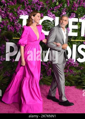 Los Angeles, California, USA 17th October 2022 Actress Julia Roberts and Actor George Clooney attend Universal Pictures Presents The Premiere of 'Ticket to Paradise' at Regency Village Theatre on October 17, 2022 in Los Angeles, California, USA. Photo by Barry King/Alamy Live News Stock Photo