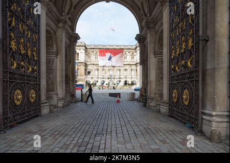 View of the Royal Academy of Arts through the entrance archway on Piccadilly. London, England, UK Stock Photo