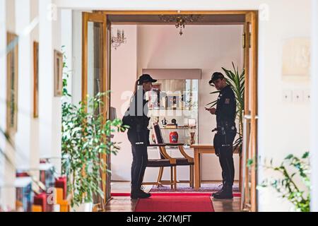 Brno, Czech Republic. 18th Oct, 2022. Detectives detained ten people during a raid (pictured) at the Brno City Hall, checking the activities of a particular municipal firm, on October 18, 2022, in Brno, Czech Republic. Credit: Patrik Uhlir/CTK Photo/Alamy Live News Stock Photo