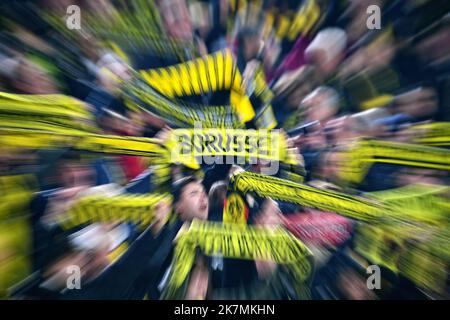 Champions League, Signal Iduna Park Dortmund: Borussia Dortmund vs FC Sevilla; Dortmund supporter Stock Photo