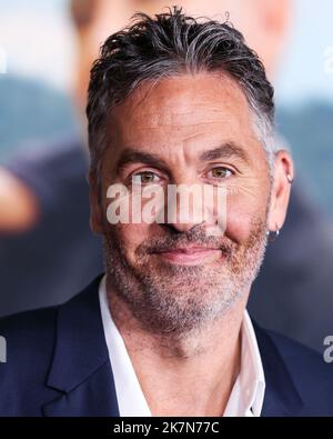 Westwood, United States. 17th Oct, 2022. WESTWOOD, LOS ANGELES, CALIFORNIA, USA - OCTOBER 17: British director Ol Parker arrives at the Los Angeles Premiere Of Universal Pictures' 'Ticket To Paradise' held at Regency Village Theatre on October 17, 2022 in Westwood, Los Angeles, California, United States. (Photo by Xavier Collin/Image Press Agency) Credit: Image Press Agency/Alamy Live News Stock Photo