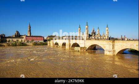 Panorama of Zaragoza city, view of the medieval stone bridge Puente de Piedra over the Ebro river and the Cathedral of Our Lady of the Pillar, Spain Stock Photo