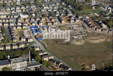 aerial vie of a new housing estate being built on the site of a former quarry in the Undercliffe / Ravenscliffe area of East Bradford, West Yokrshire Stock Photo