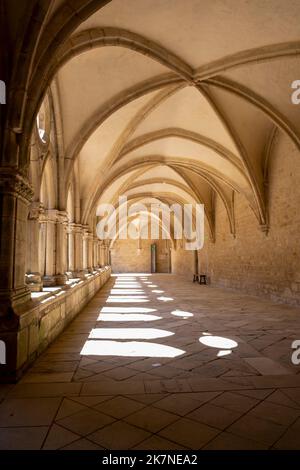 Bruere Allichamps (central France): the Noirlac Abbey, Cistercian monastic complex. Gallery along the cloister, arcades with oculi on top Stock Photo