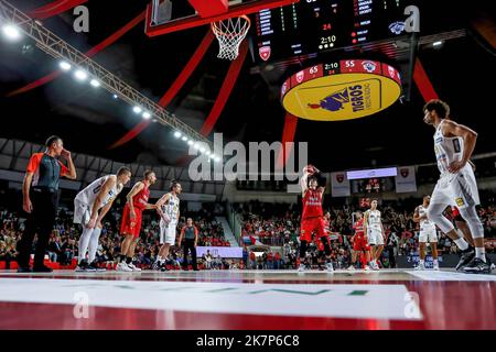 Varese, Italy. 16th Oct, 2022. Guglielmo Caruso #30 of Pallacanestro Varese OpenJobMetis in action during the LBA Lega Basket A 2022/23 Regular Season game between OpenJobMetis Varese and Dolomiti Energia Trentino at Enerxenia Arena, Varese. Final score: Varese 91 - 94 Trentino (Photo by Fabrizio Carabelli/SOPA Images/Sipa USA) Credit: Sipa USA/Alamy Live News Stock Photo