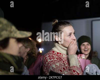 Zaporizhzhia, Ukraine. 18th Oct, 2022. A woman released from Russian captivity within the framework of a large-scale exchange of prisoners, reacts as she arrives to Ukrainian side in Zaporizhzhia, southeastern Ukraine, on October 17, 2022. Kyiv and Moscow carried out a prisoner swap on Monday of 218 prisoners including 108 Ukrainian women, officials said. Photo by Ukrainian President Press Office/UPI. Credit: UPI/Alamy Live News Stock Photo