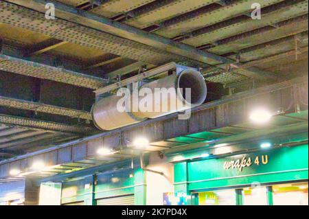 air pollution control unit under highlanders heilanders  umbrella bridge spanning argyle street  Glasgow Central Station Stock Photo