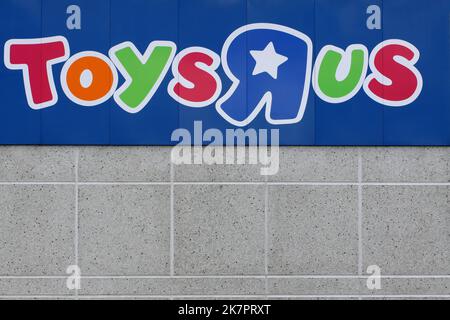 An american toy and juvenile products clearance retailer