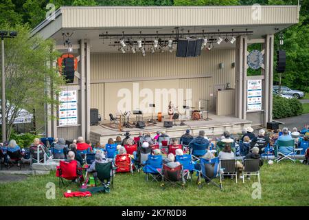 Dori Freeman performing on stage at Blue Ridge Music Center Stock Photo