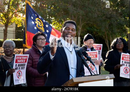 Atlanta, Georgia, USA. 18th Oct, 2022. Republican U.S. Senate candidate HERSCHEL WALKER addresses reporters at a press conference outside the Columbia Tower in Atlanta, which Walker claims is Sen. Warnock's secret low-income housing project. Walker claims Sen Warnock has moved to evict disadvantaged residents from the 'dangerous, unhealthy complex.' (Credit Image: © Robin Rayne/ZUMA Press Wire) Stock Photo