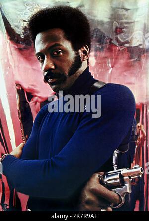 Richard Rountree Film: Shaft'S Big Score! (USA 1972)   Director: Gordon Parks 08 June 1972   **WARNING** This Photograph is for editorial use only and is the copyright of MGM and/or the Photographer assigned by the Film or Production Company and can only be reproduced by publications in conjunction with the promotion of the above Film. A Mandatory Credit To MGM is required. The Photographer should also be credited when known. No commercial use can be granted without written authority from the Film Company. Stock Photo