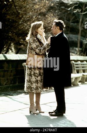 Faye Dunaway & William Holden Film: Network (USA 1976) Characters: Diana Christensen & Max Schumacher  Director: Sidney Lumet 14 November 1976   **WARNING** This Photograph is for editorial use only and is the copyright of UNITED ARTISTS and/or the Photographer assigned by the Film or Production Company and can only be reproduced by publications in conjunction with the promotion of the above Film. A Mandatory Credit To UNITED ARTISTS is required. The Photographer should also be credited when known. No commercial use can be granted without written authority from the Film Company. Stock Photo