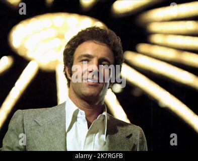 James Caan Film: The Gambler (USA 1974) Characters: Axel Freed  Director: Karel Reisz 01 October 1974   **WARNING** This Photograph is for editorial use only and is the copyright of PARAMOUNT and/or the Photographer assigned by the Film or Production Company and can only be reproduced by publications in conjunction with the promotion of the above Film. A Mandatory Credit To PARAMOUNT is required. The Photographer should also be credited when known. No commercial use can be granted without written authority from the Film Company. Stock Photo