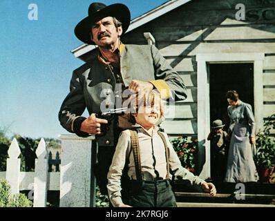 THE DEADLY TRACKERS, Rod Taylor, 1973 Stock Photo - Alamy