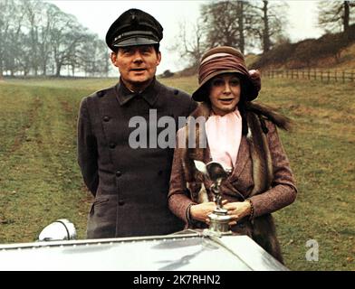 Robert Shaw & Sarah Miles Film: The Hireling (1970) Characters: Steven Ledbetter & Lady Franklin  Director: Alan Bridges 10 June 1973   **WARNING** This Photograph is for editorial use only and is the copyright of COLUMBIA and/or the Photographer assigned by the Film or Production Company and can only be reproduced by publications in conjunction with the promotion of the above Film. A Mandatory Credit To COLUMBIA is required. The Photographer should also be credited when known. No commercial use can be granted without written authority from the Film Company. Stock Photo